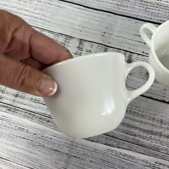 Vintage Pyrex Set of Three Solid White Tea Coffee Cups #18 #20 #24 - Picture 7 of 11